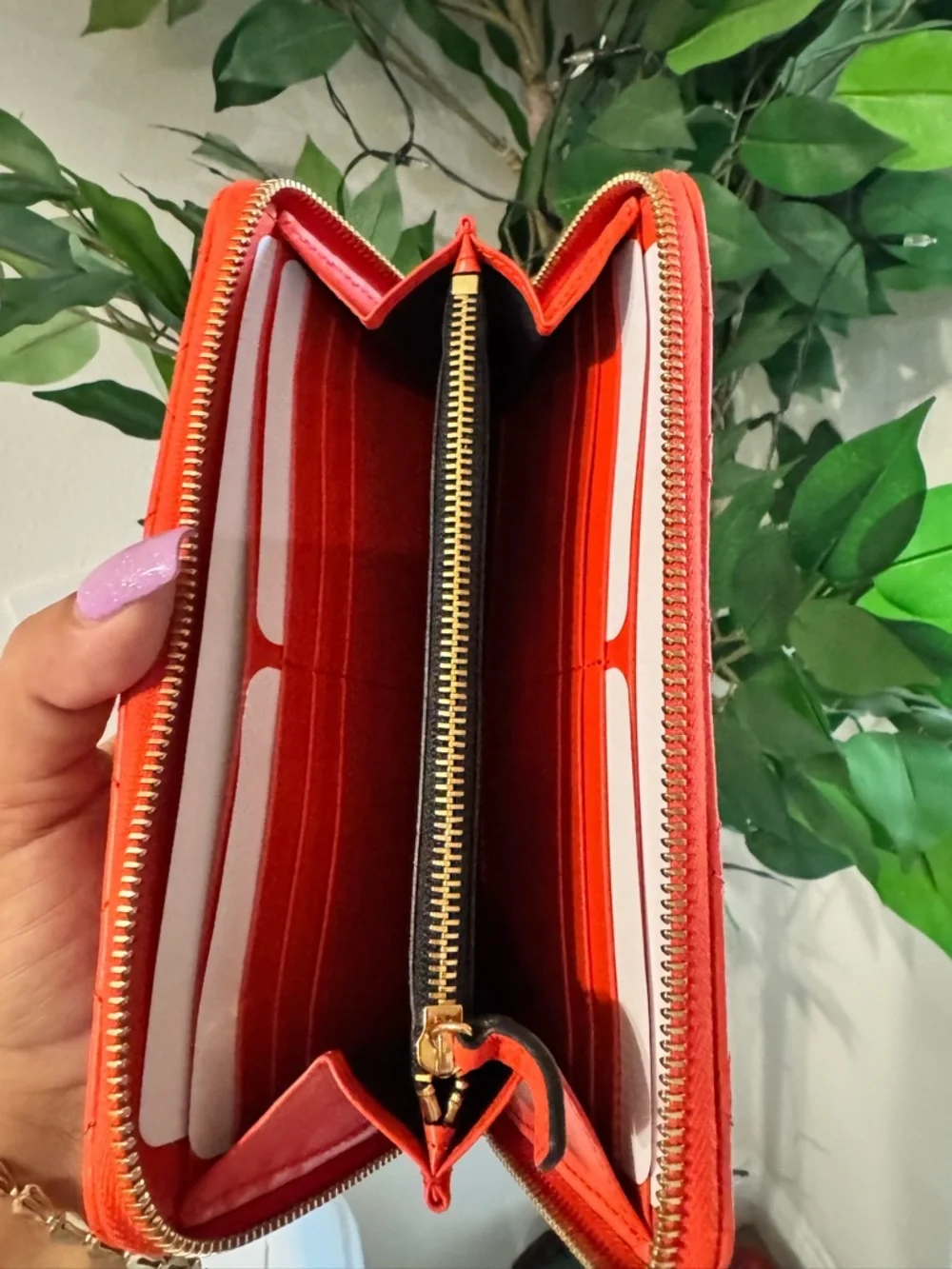 New in box Versace La Medusa Long Wallet Coral 🪸